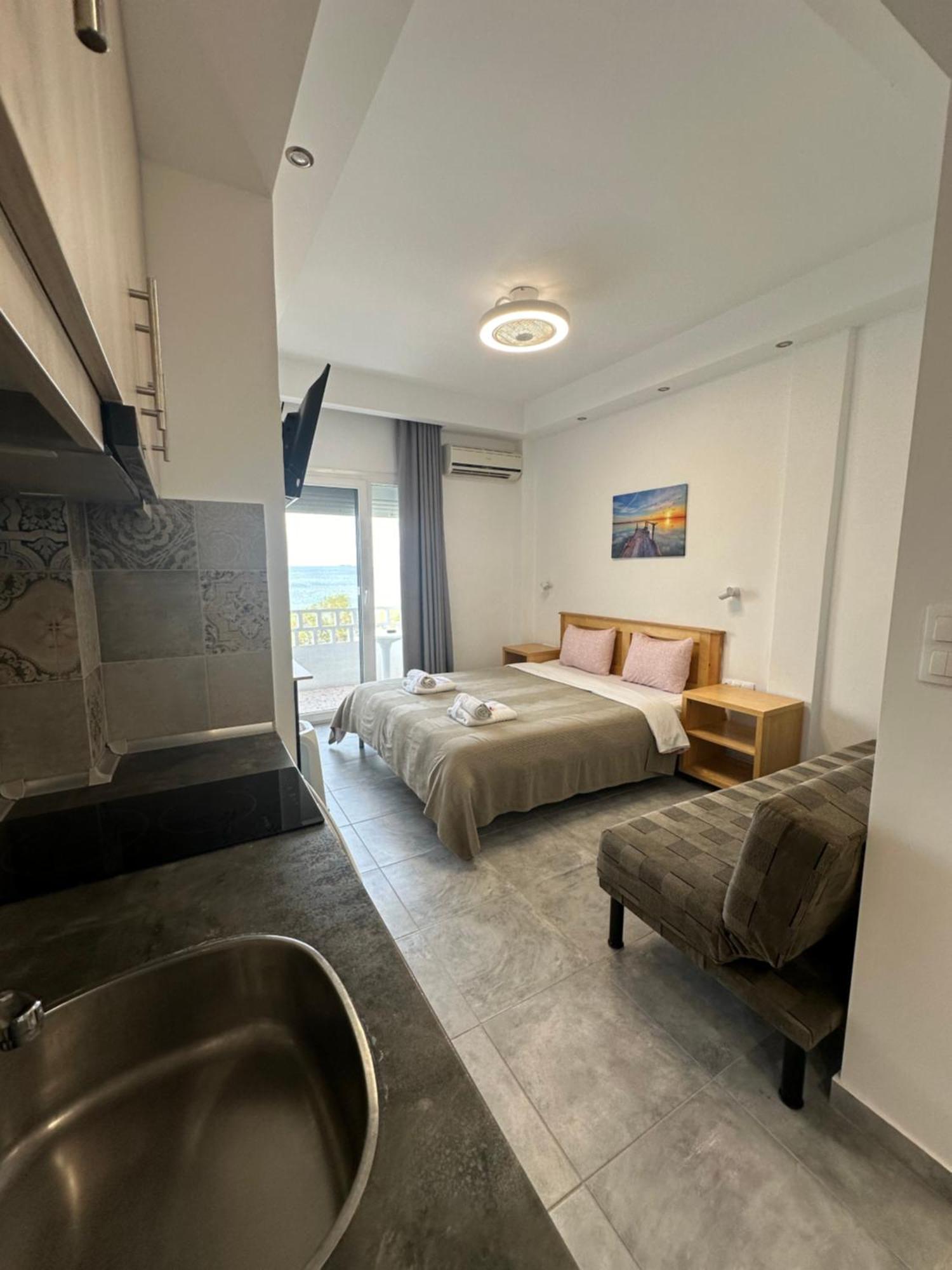 Ammos Hotel 아기아 트리아스 외부 사진